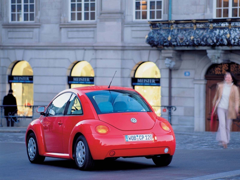 Volkswagen-New-Beetle-009