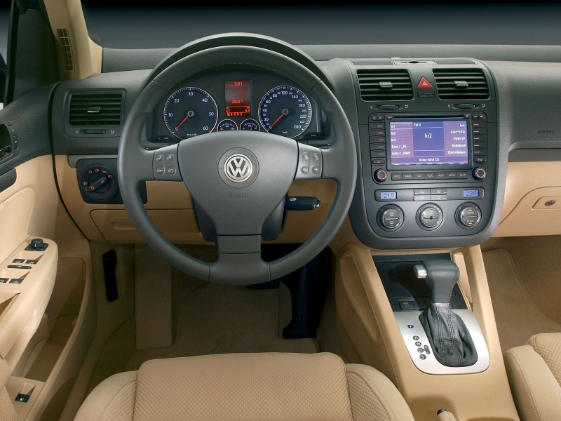 Volkswagen-Golf-V-010