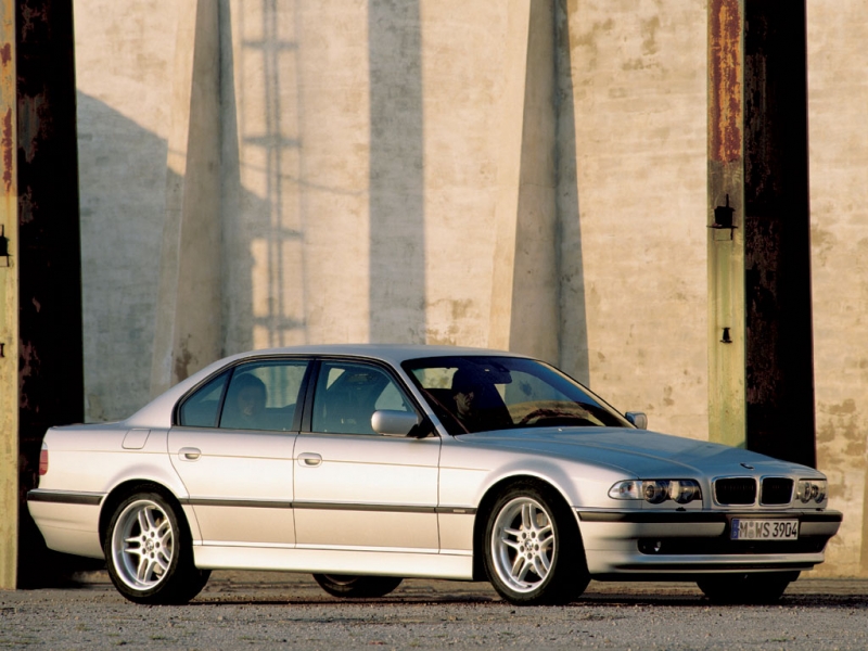 BMW7S02