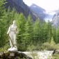 Памятник альпинистам погибшим в горах Алтая....